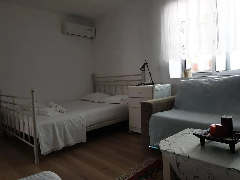 Grandma'S House Διαμέρισμα Αργυρόκαστρο 0*,